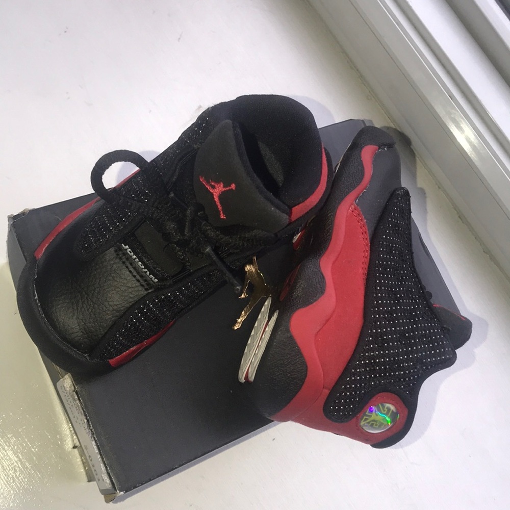 I’m selling black and red 13’s